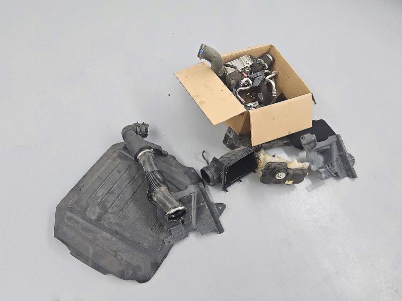 SALYL2RN4JA770713 2018 Land Rover Range Rover photo no. 13