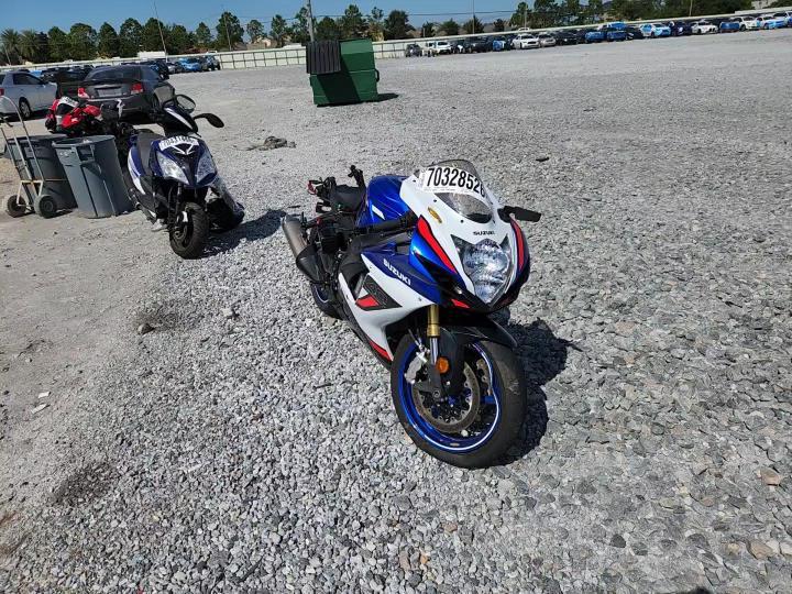 JS1GR7MA5T7100830 2026 Suzuki GSX-R750 photo no. 9