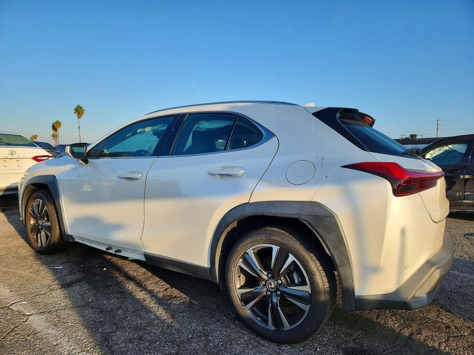 2021 Lexus UX — VIN JTHX3JBH6M2040378, şəkil 2