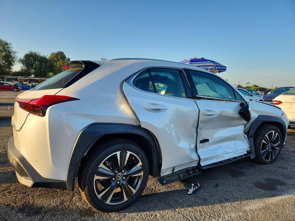 2021 Lexus UX — VIN JTHX3JBH6M2040378, şəkil 3