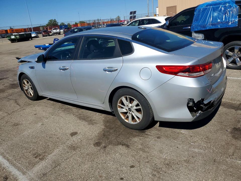 2016 KIA Optima — VIN 5XXGT4L39GG023823, şəkil 2