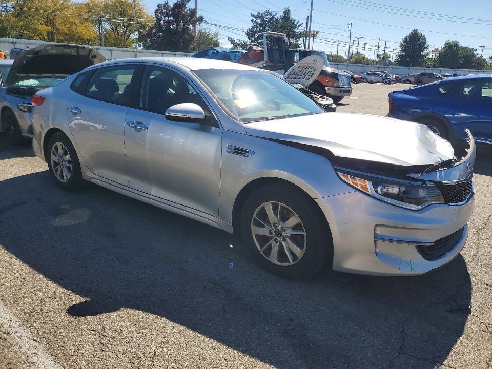 2016 KIA Optima — VIN 5XXGT4L39GG023823, şəkil 4