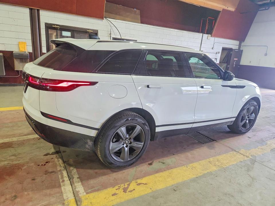 SALYL2EX3SA810806 2025 Land Rover Range Rover photo no. 3
