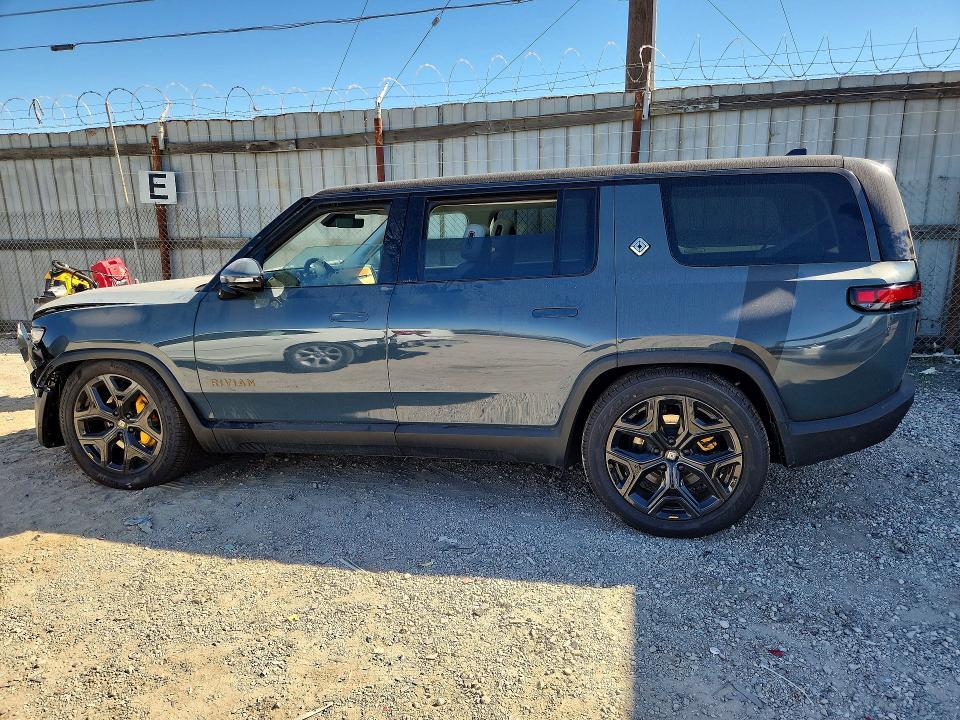 7PDSGCBP6SN061237 2025 Rivian R1S photo no. 2