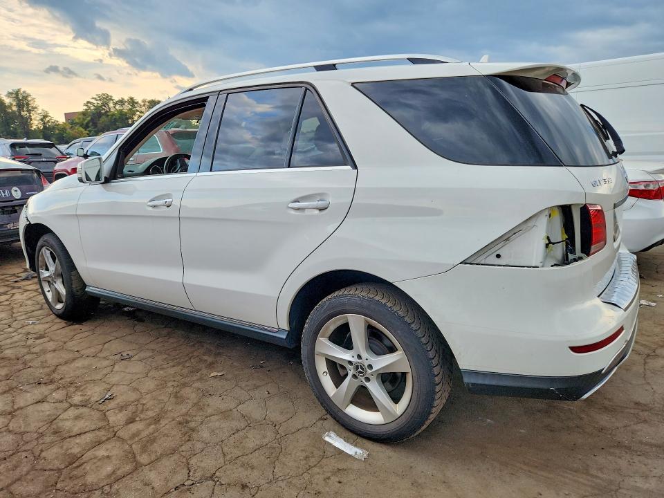 2018 Mercedes-Benz GLE-Class — VIN 4JGDA5HB3JB106431, şəkil 2