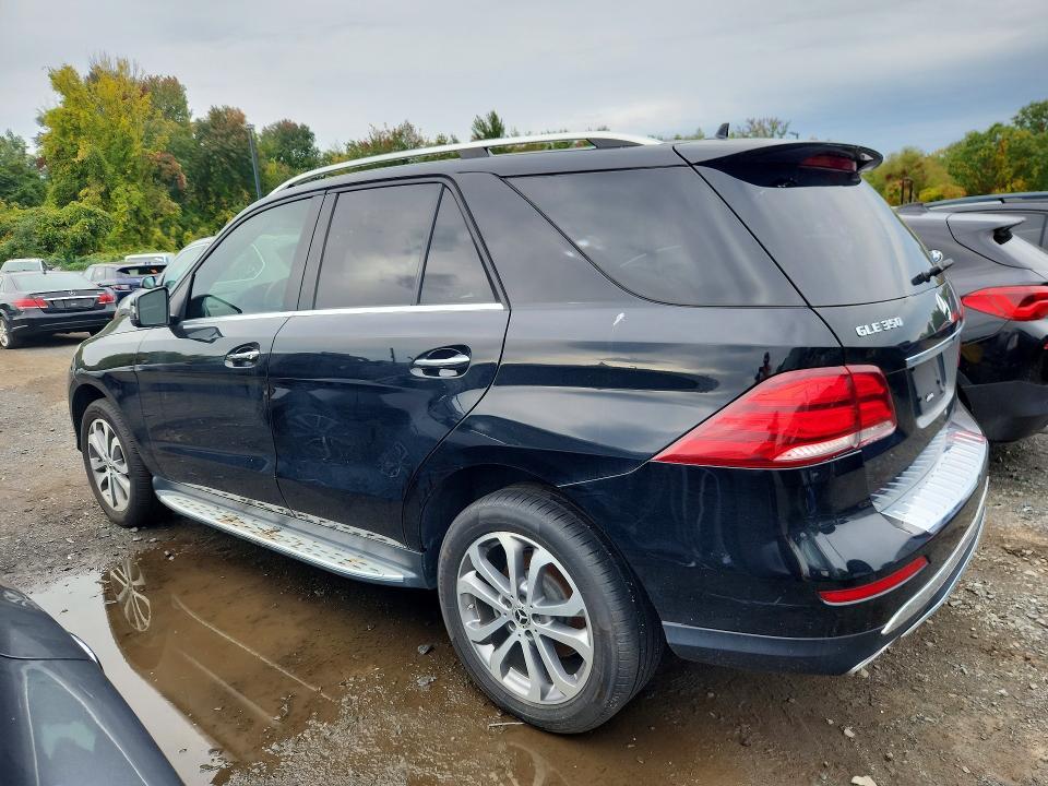 2018 Mercedes-Benz GLE-Class — VIN 4JGDA5JB3JB179308, фото 2