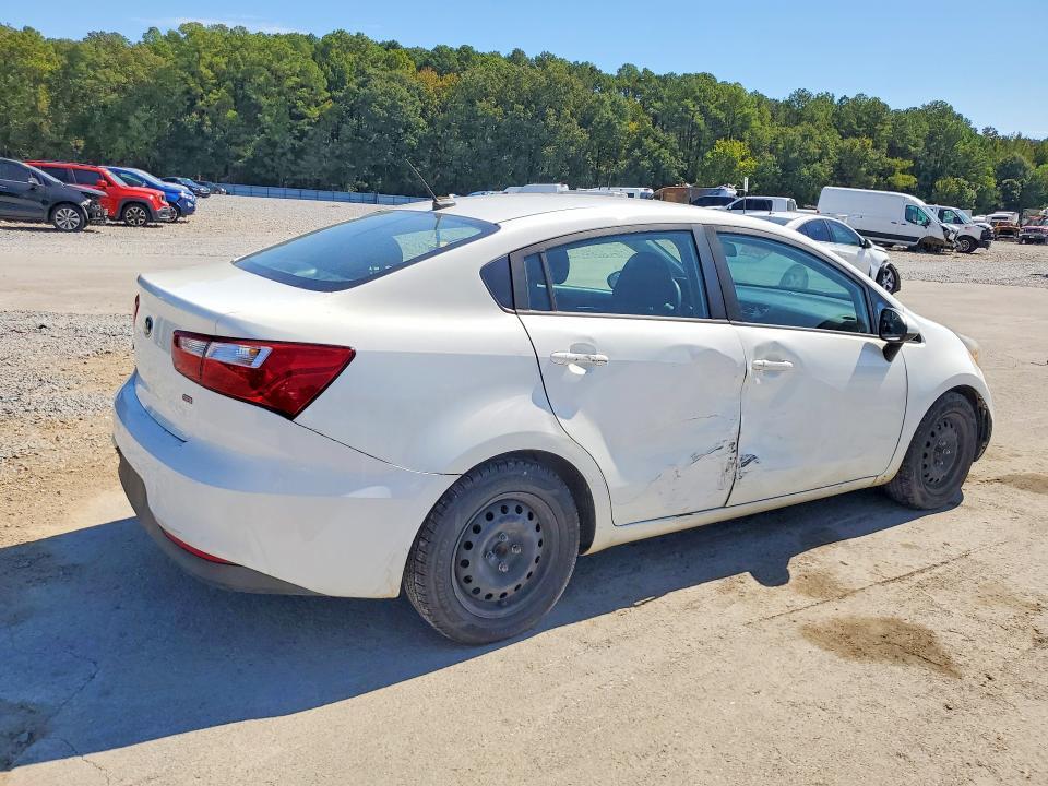 KNADM4A35H6040781 2017 KIA Rio photo no. 3