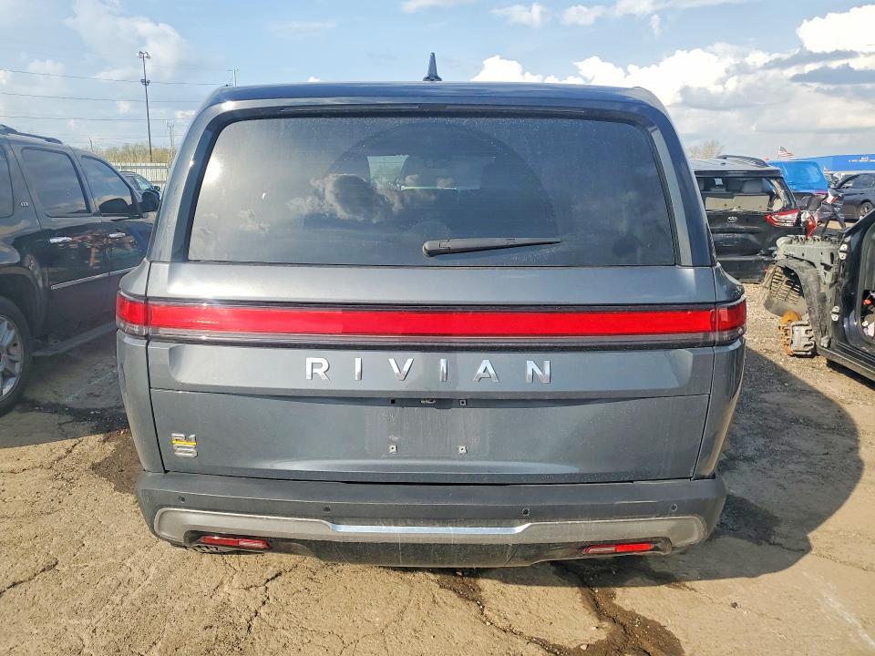 7PDSGABA3PN028350 2023 Rivian R1S photo no. 12