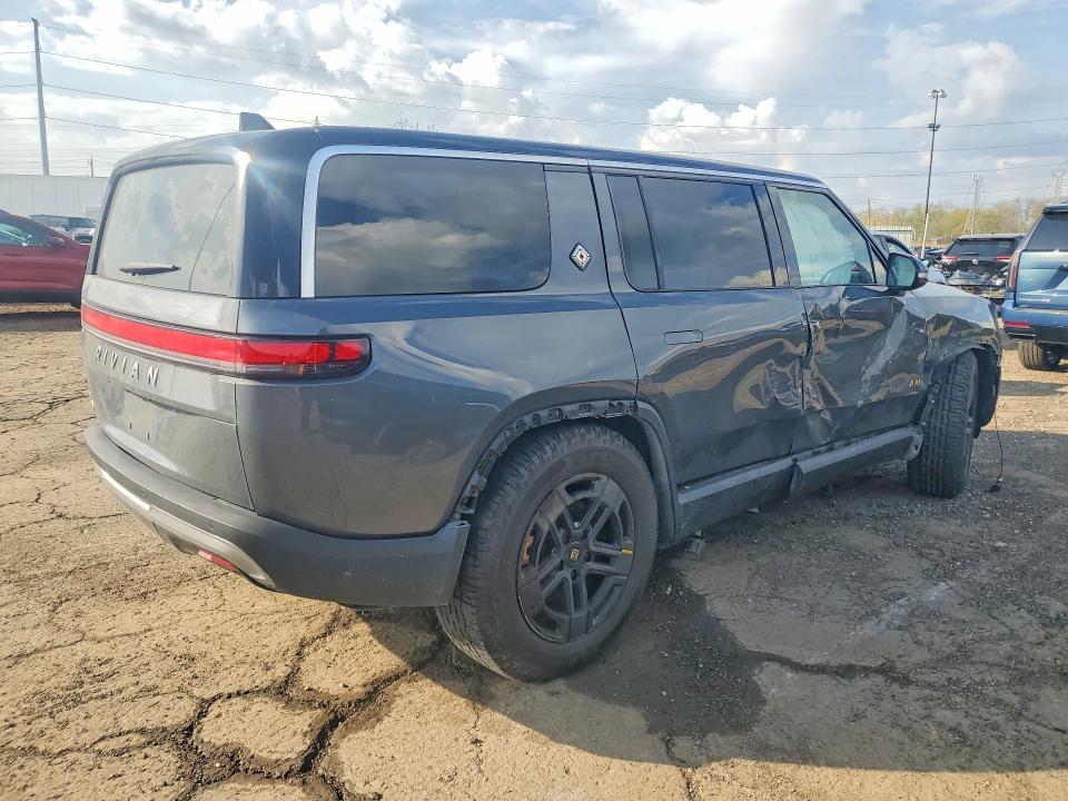 7PDSGABA3PN028350 2023 Rivian R1S photo no. 5