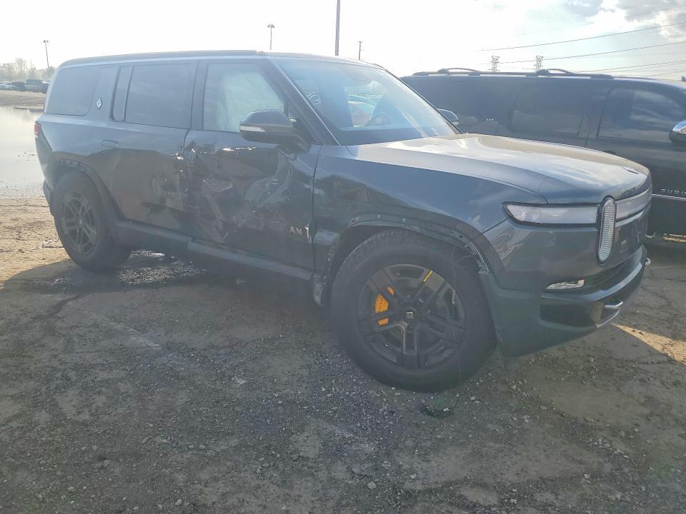 7PDSGABA3PN028350 2023 Rivian R1S photo no. 7
