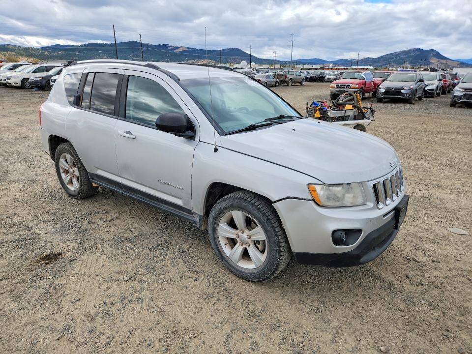1C4NJDBB7CD553038 2012 Jeep Compass photo no. 4