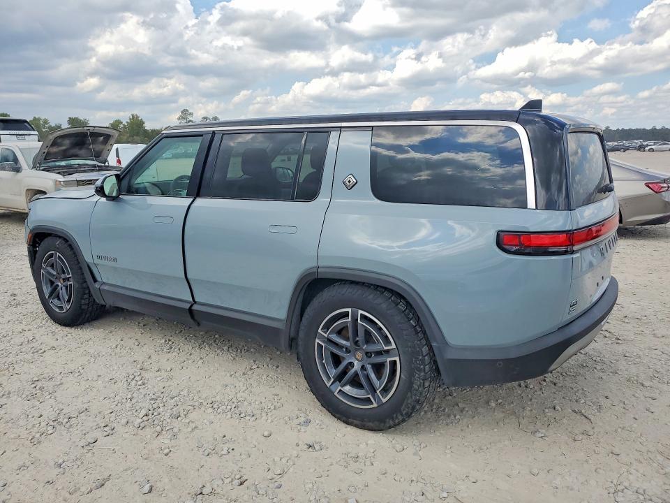 7PDSGBBA3SN053571 2025 Rivian R1S photo no. 2