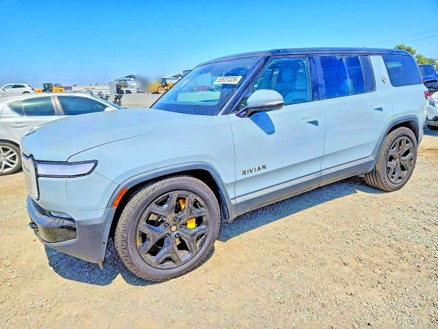 7PDSGABA5PN023814 2023 Rivian R1S photo no. 1