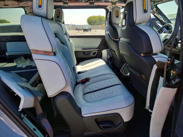 7PDSGABA5PN023814 2023 Rivian R1S photo no. 11