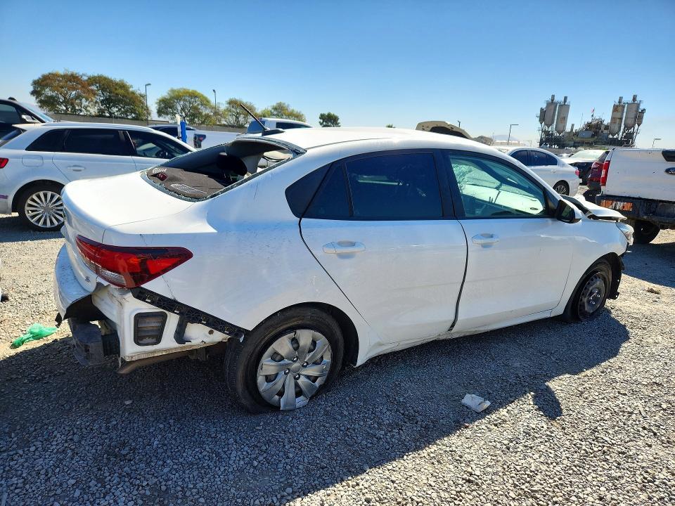 2020 KIA Rio — VIN 3KPA24AD7LE349126, фото 3