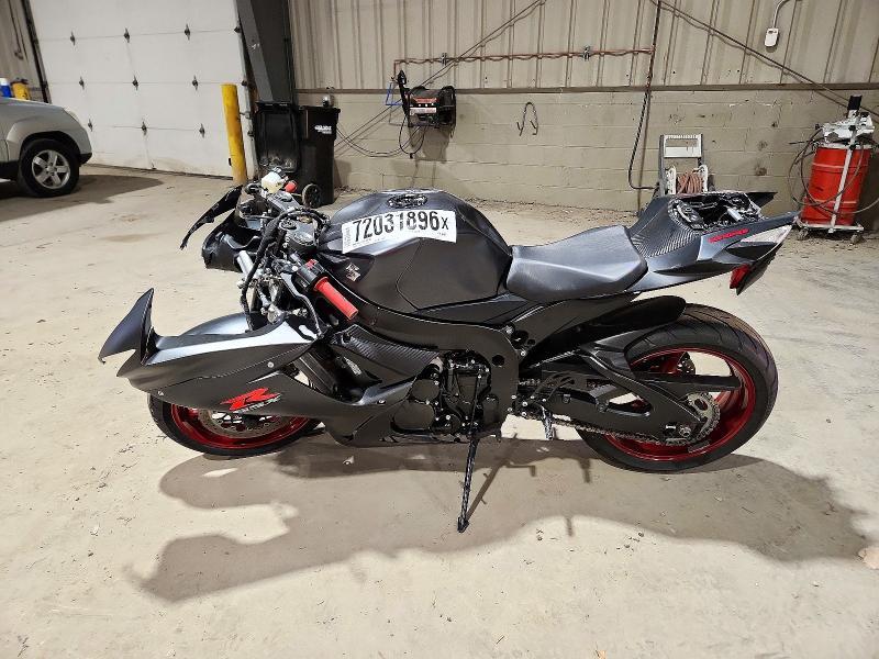 JS1GN7FA8H2100589 2017 Suzuki GSX-R600 photo no. 3