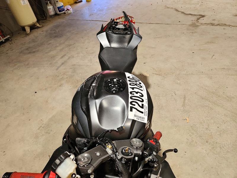 JS1GN7FA8H2100589 2017 Suzuki GSX-R600 photo no. 5