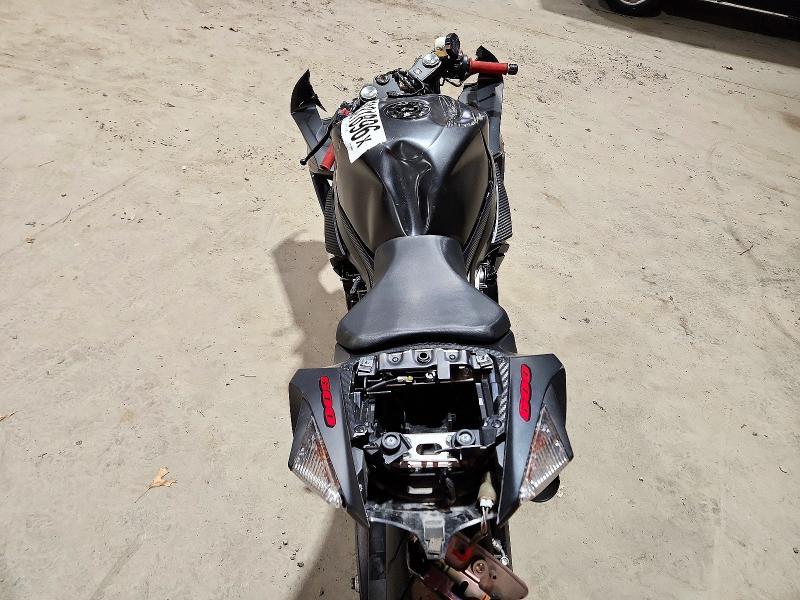 JS1GN7FA8H2100589 2017 Suzuki GSX-R600 photo no. 6