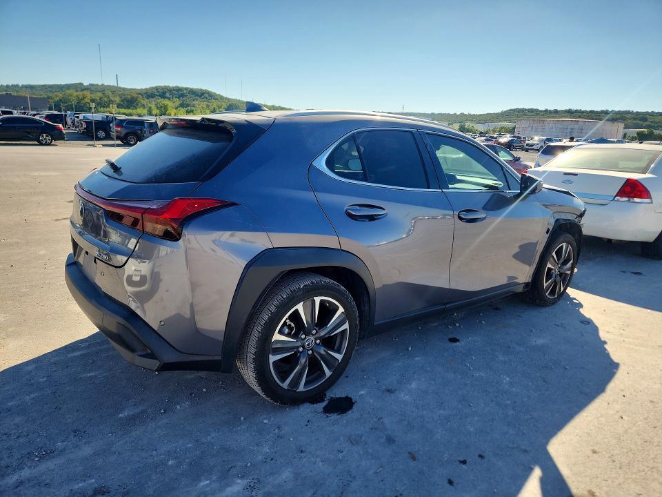 2021 Lexus UX — VIN JTHP3JBH3M2038961, şəkil 3