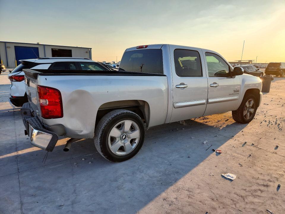 3GCRCSE00AG289185 2010 Chevrolet Silverado photo no. 3