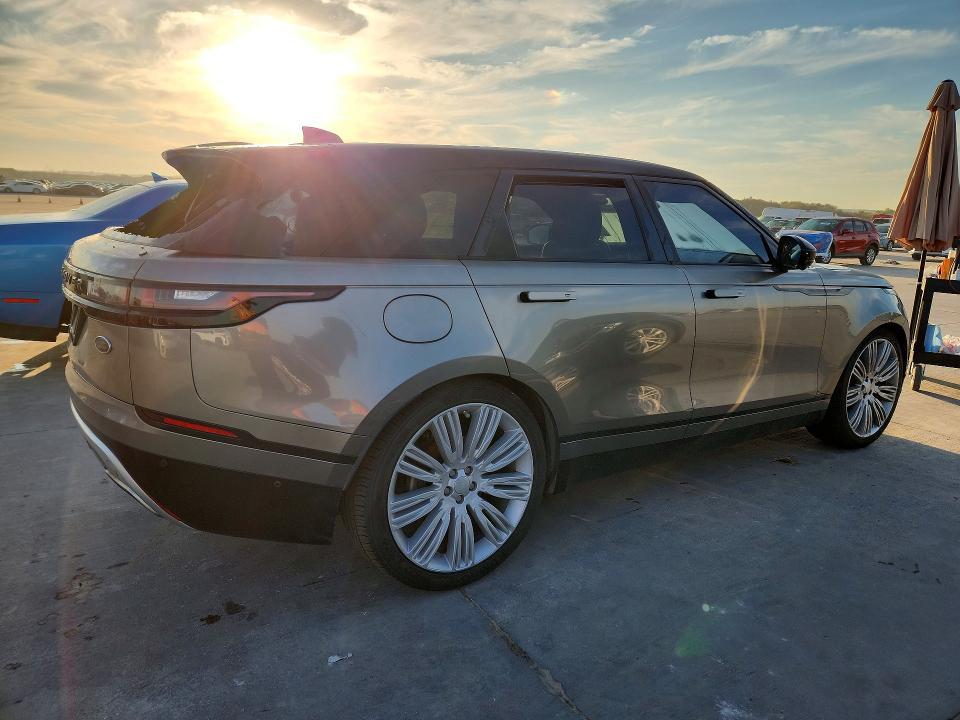 2018 Land Rover Range Rover — VIN SALYL2RV9JA753910, фото 3