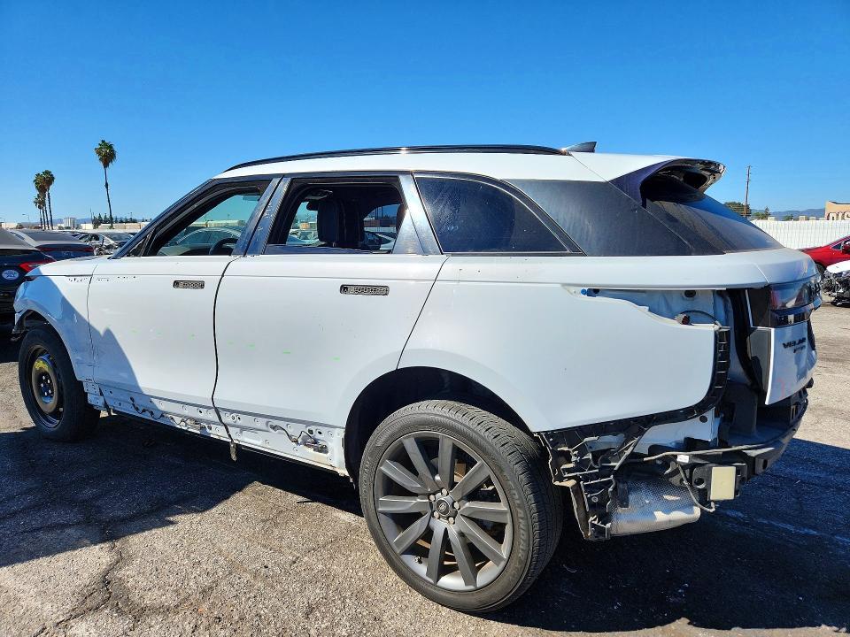 2018 Land Rover Range Rover — VIN SALYM2RV9JA751040, фото 2