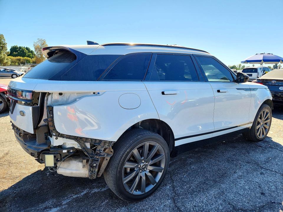 2018 Land Rover Range Rover — VIN SALYM2RV9JA751040, фото 3
