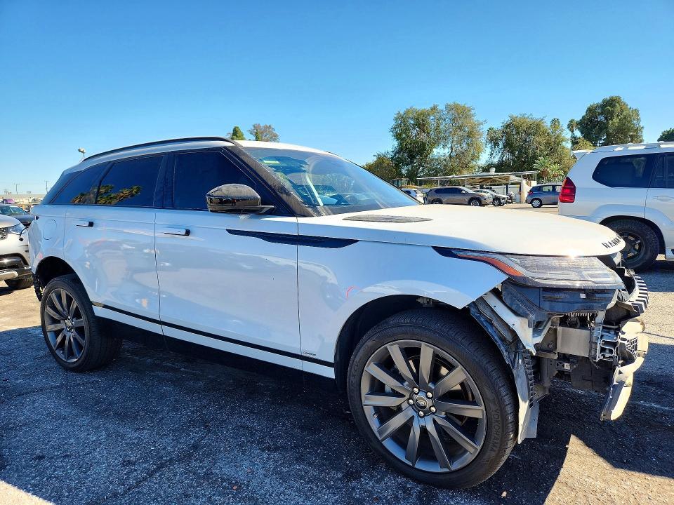 2018 Land Rover Range Rover — VIN SALYM2RV9JA751040, фото 4