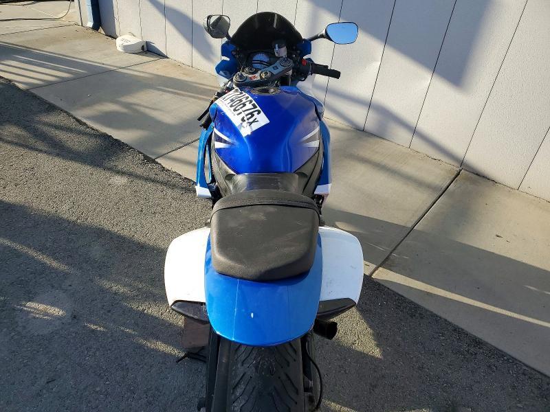 JS1GR7KA362102242 2006 Suzuki GSX-R750 photo no. 6