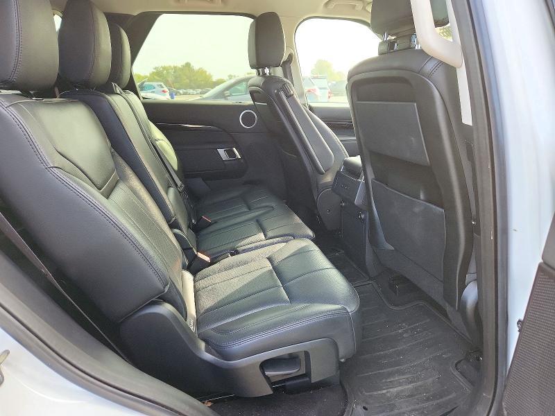 SALRG2RV0JA048633 2018 Land Rover Discovery photo no. 19