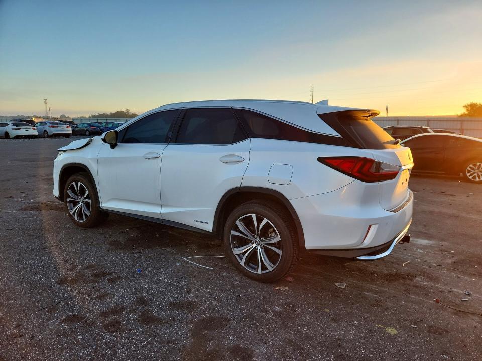 2021 Lexus RX — VIN JTJHGKFA7M2019470, фото 2