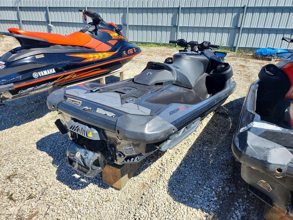 YDV76630C323 2023 Sea-Doo RXP-X photo no. 4