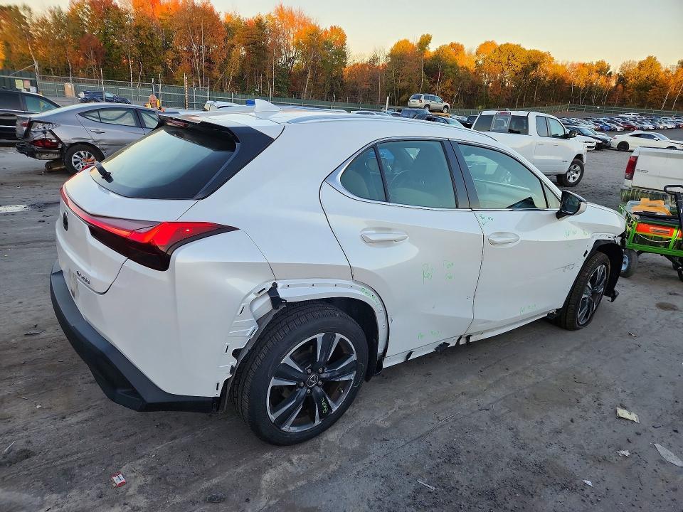 2022 Lexus UX — VIN JTHX3JBH9N2054180, şəkil 3