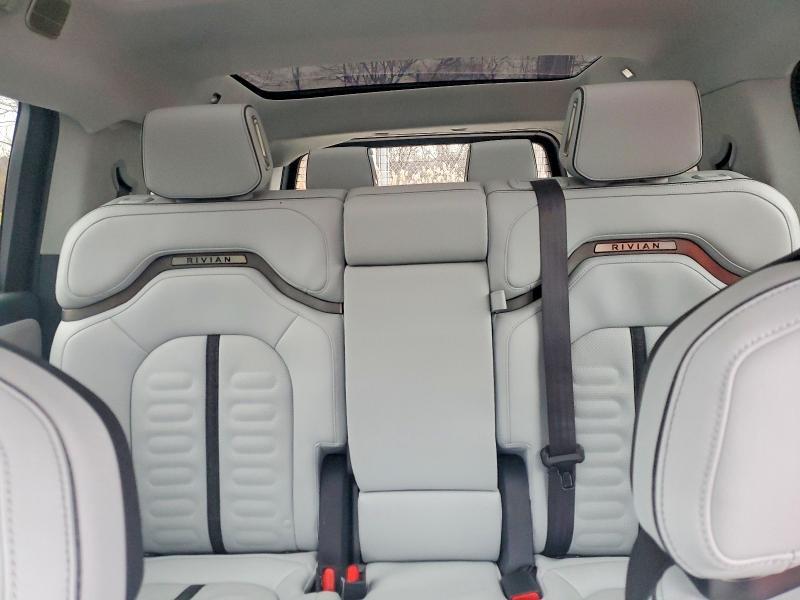 2023 Rivian R1S — VIN 7PDSGABA2PN006517, şəkil 10