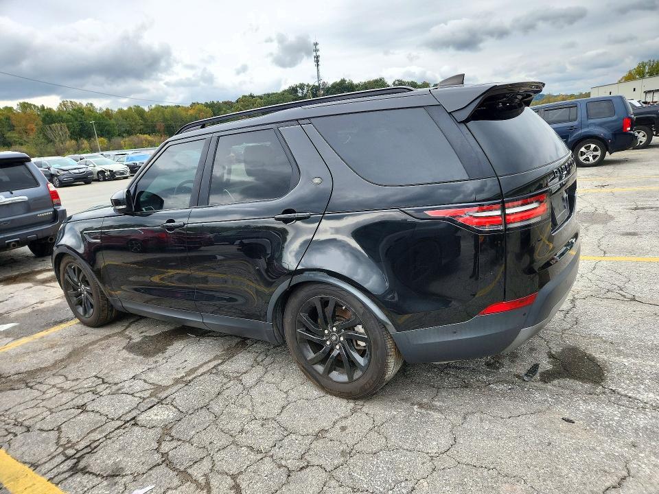 SALRHBBK1HA044162 2017 Land Rover Discovery photo no. 2