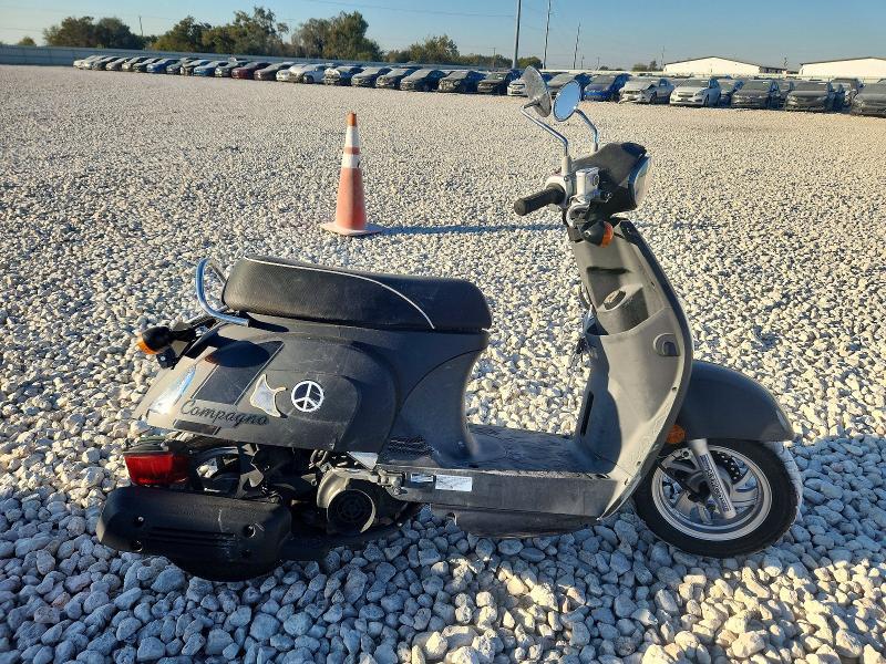 RFBG1G100JB220458 2018 Kymco Usa Inc Compagno photo no. 1