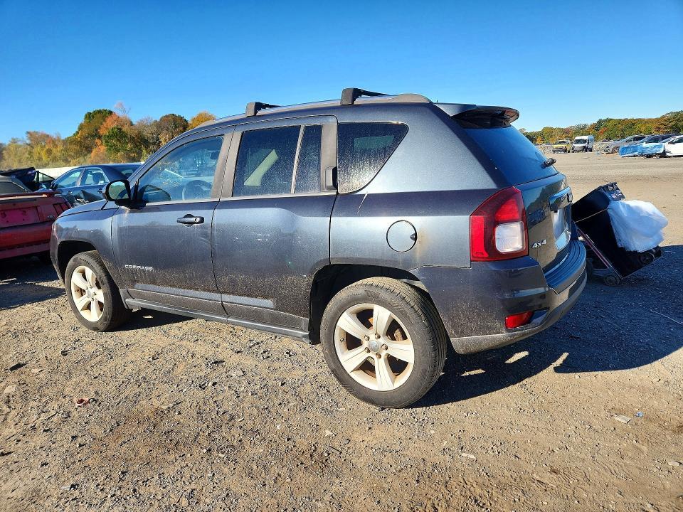 1C4NJDBB7FD183360 2015 Jeep Compass photo no. 2