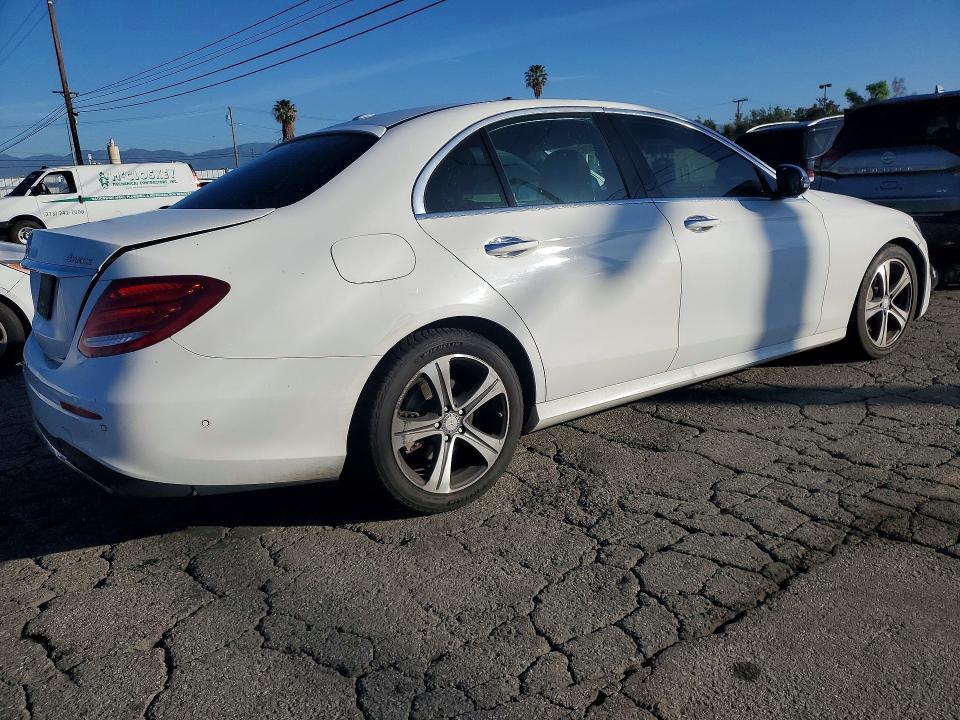 WDDZF4KB8HA098329 2017 Mercedes-Benz E-Class photo no. 3