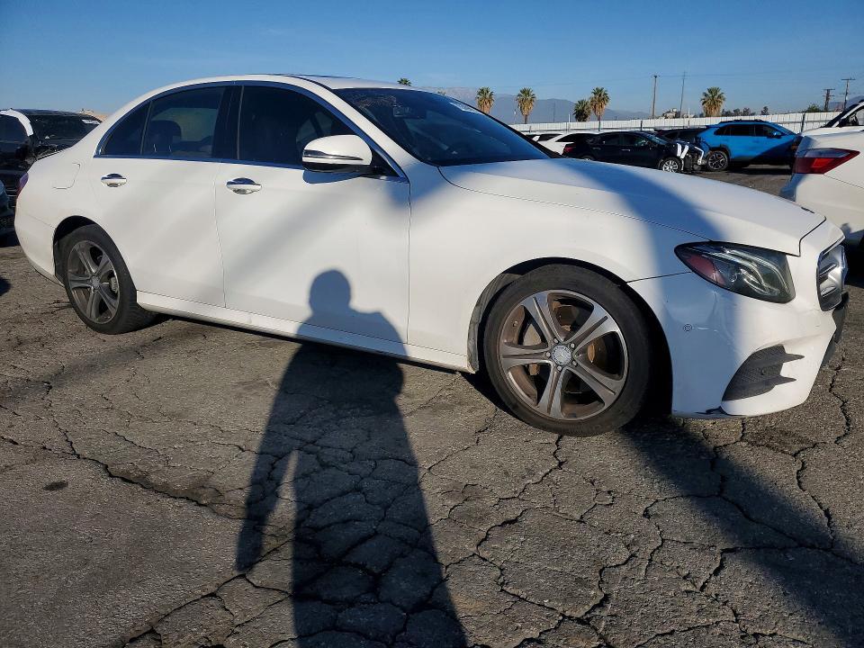 WDDZF4KB8HA098329 2017 Mercedes-Benz E-Class photo no. 4