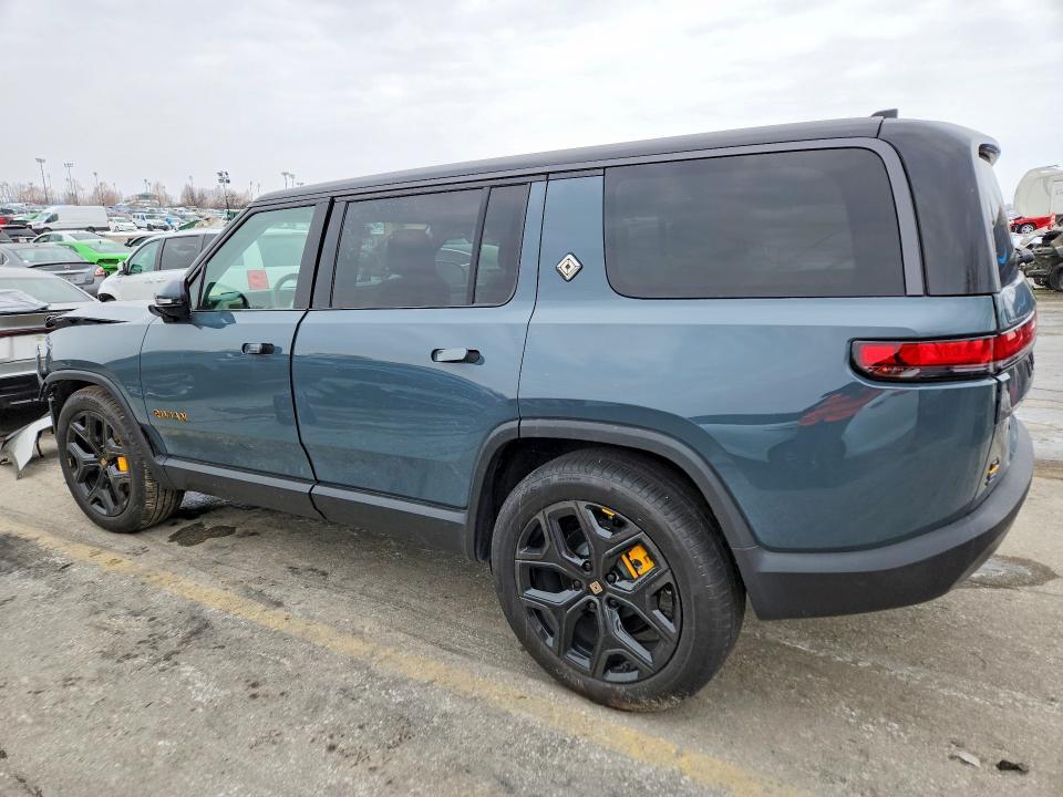 7PDSGBBP1TN081911 2026 Rivian R1S photo no. 2