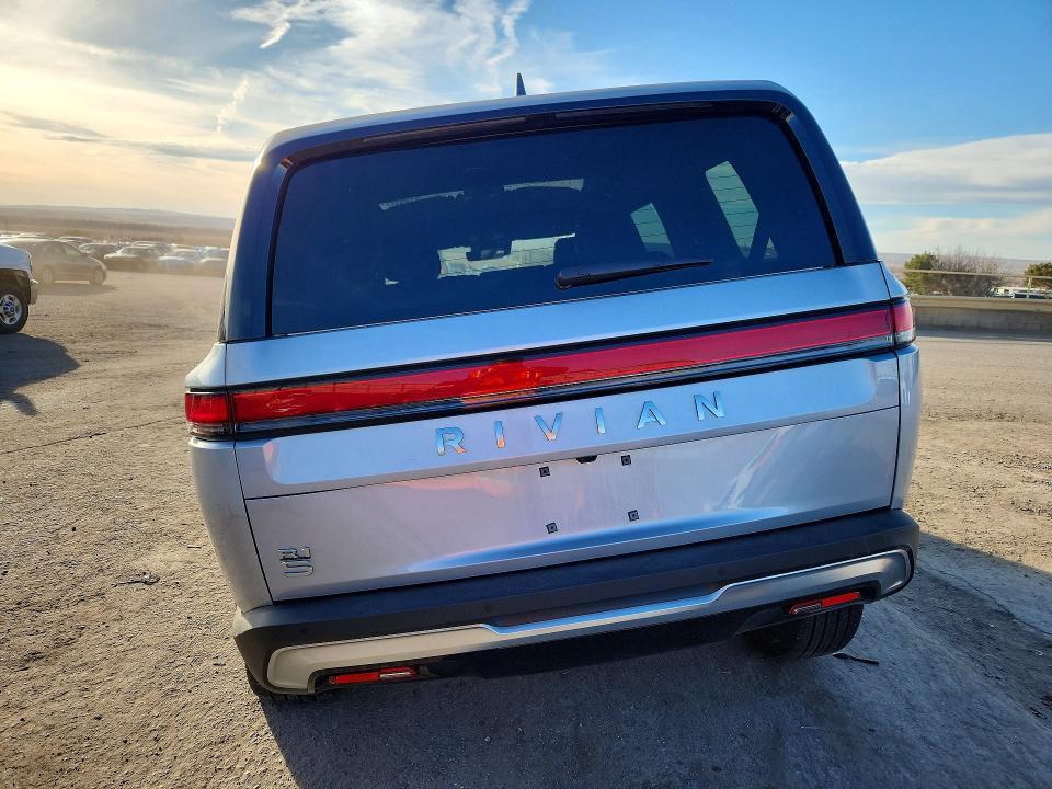 7PDSGBBA1SN064469 2025 Rivian R1S photo no. 6