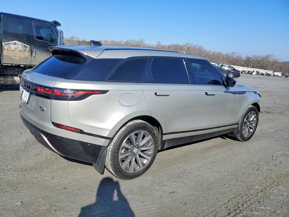 SALYL2RX1JA736889 2018 Land Rover Range Rover photo no. 3