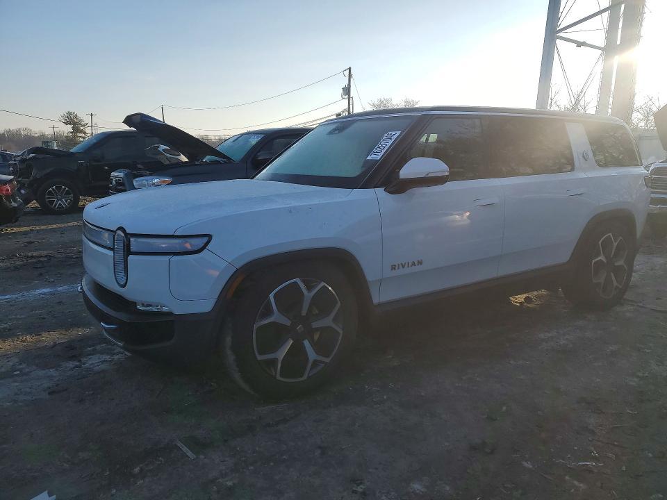 7PDSGABA3PN005165 2023 Rivian R1S photo no. 1