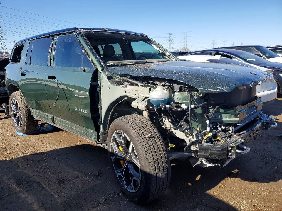 7PDSGABL7PN003291 2023 Rivian R1S photo no. 4