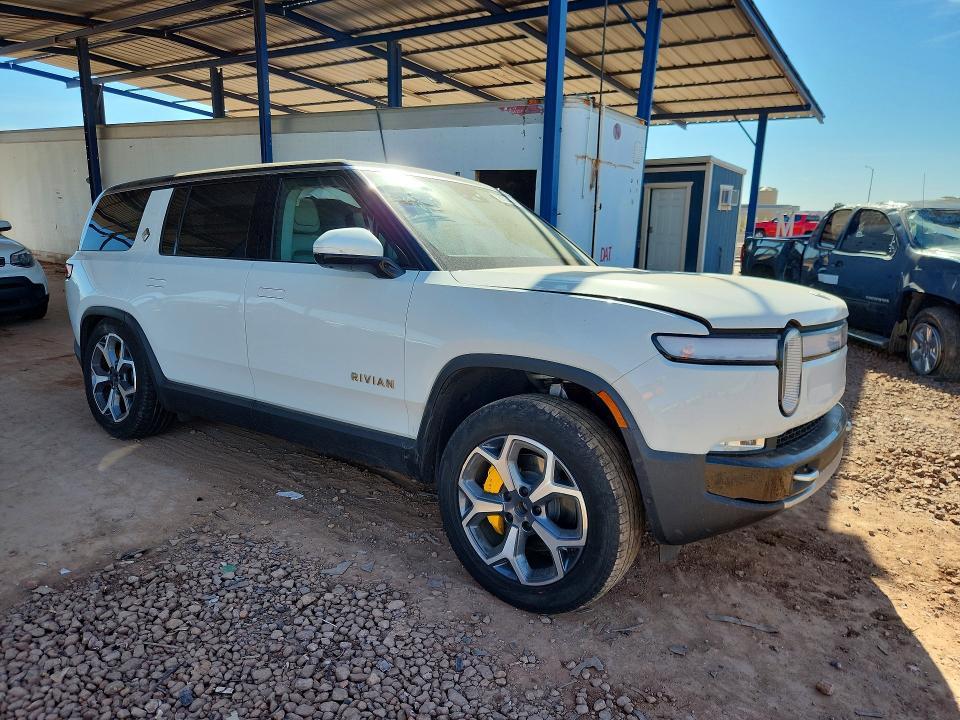 7PDSGABA7RN036714 2024 Rivian R1S photo no. 4