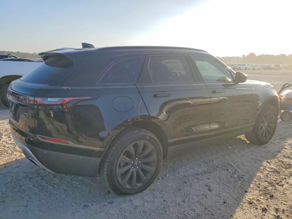 SALYL2RV8JA748925 2018 Land Rover Range Rover photo no. 3