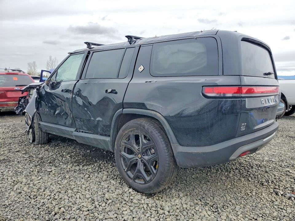 7PDSGBBA5SN066855 2025 Rivian R1S photo no. 2