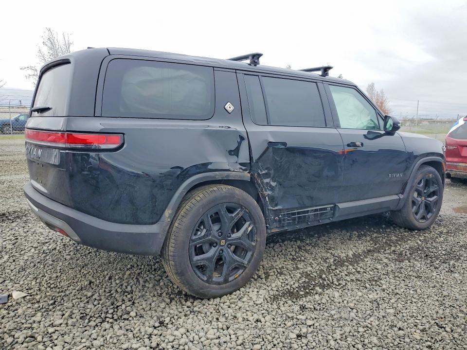 7PDSGBBA5SN066855 2025 Rivian R1S photo no. 3