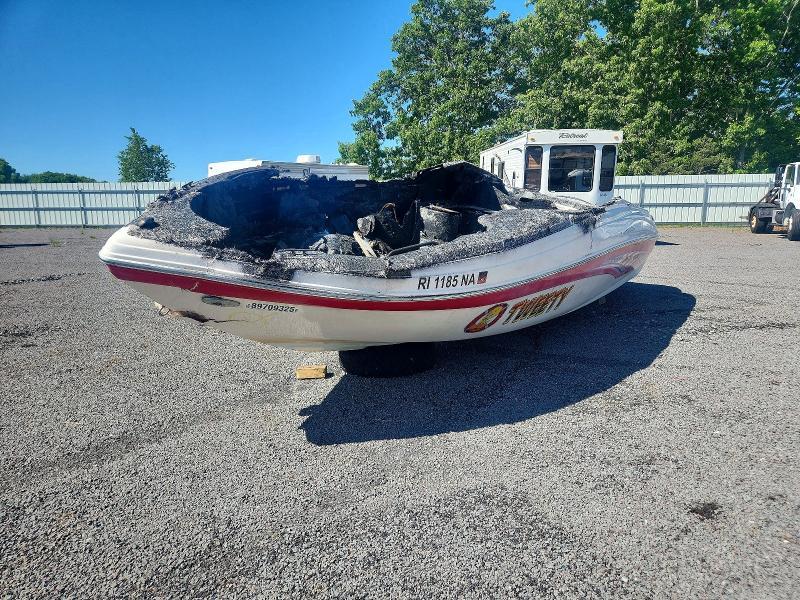 RNK75964C404 2004 Rinker BOAT photo no. 2