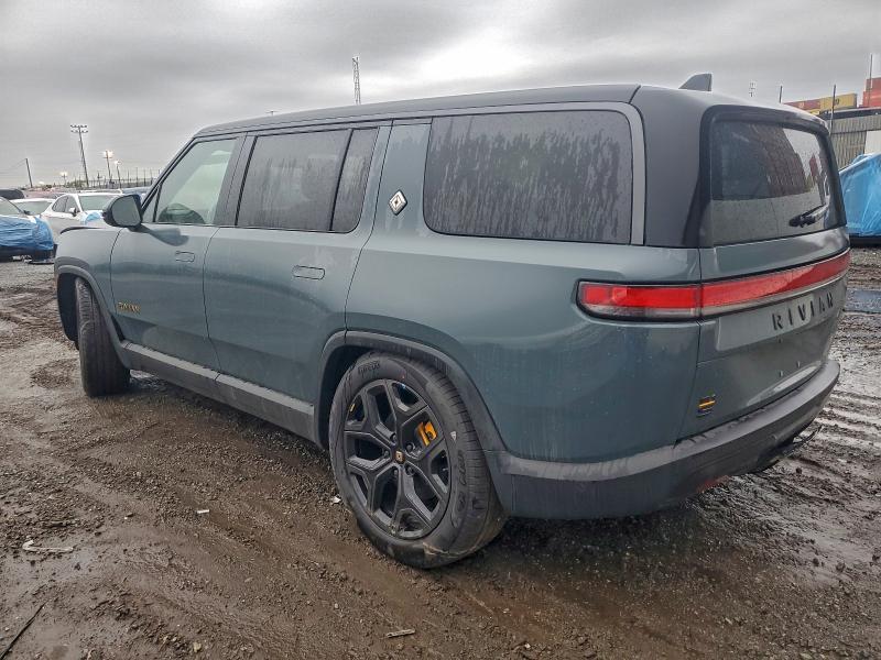 7PDSGCBP7SN075194 2025 Rivian R1S photo no. 2